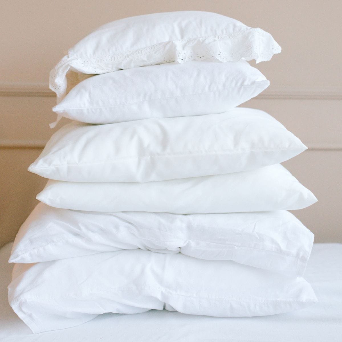 Hotel Collection Bed Pillows (Standard/Queen Size, Set of 2) - Soft Down Alternative
